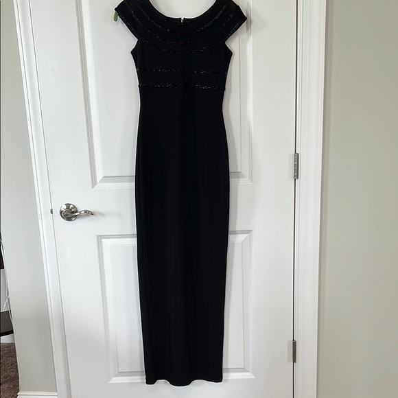 Adrianna Papell Dresses & Skirts - Adrianna Papell Black Maxi Gown